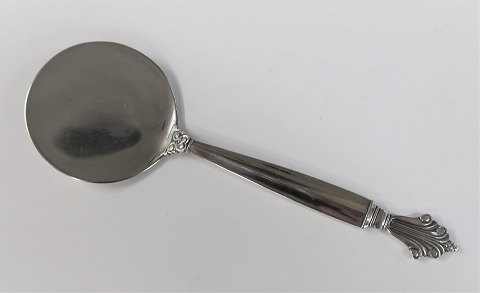 Georg Jensen. Sølv (830). Dronning. Kagespade lille. Længde 15,2 cm.