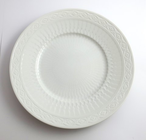 Royal Copenhagen. Vifte med hvid kant. Frokosttallerken. Model 11520. Diameter 
22,5 cm. (1 sortering)