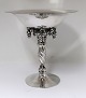 Georg Jensen. Sterling (925). Drueopsats. Model 263. Højde 18,7 cm. Diameter 18 
cm. Produceret 1915-1930