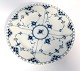 Royal Copenhagen. Musselmalet, Helblonde. Frokosttallerken. Model 1085. Diameter 
23,5 cm. (1 sortering).